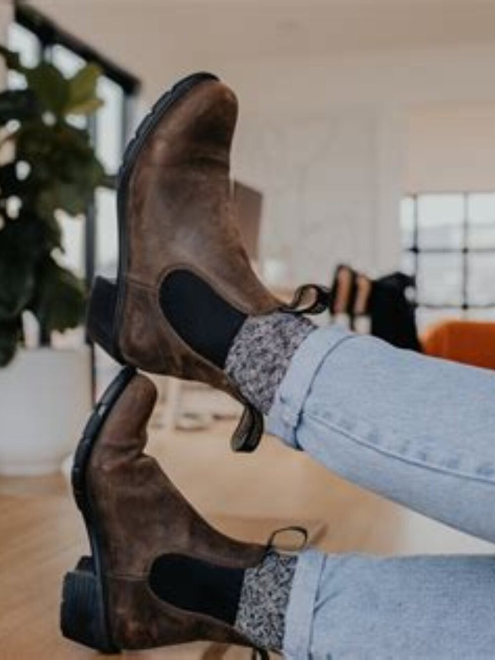 EUC Blundstone Chelsea Ankle Boots sz US 7.5 / EU 37.5 / AU 4.5